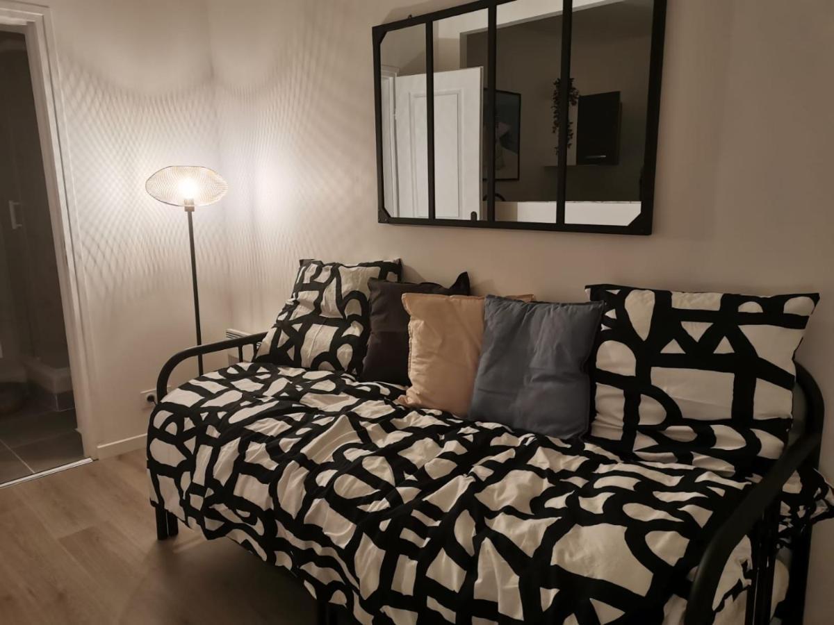 Studio Cosy Et Renove A 2 Pas Gare Reims Centre - Rue Appartement Buitenkant foto