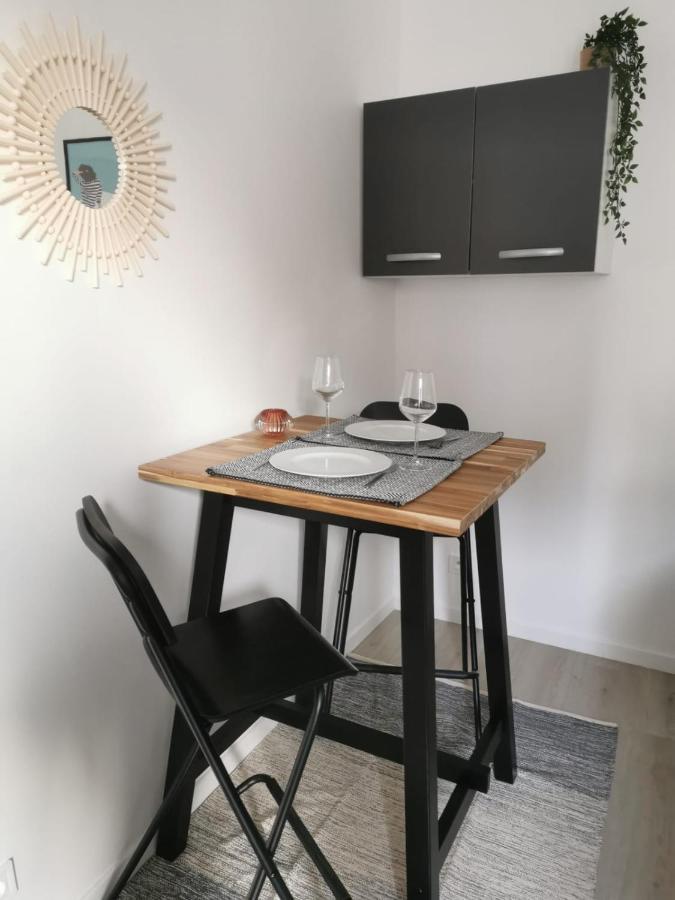 Studio Cosy Et Renove A 2 Pas Gare Reims Centre - Rue Appartement Buitenkant foto